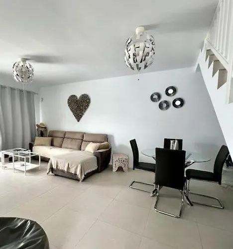 Lovely Sanmar, Heated Pool, Private Gymnasium 别墅