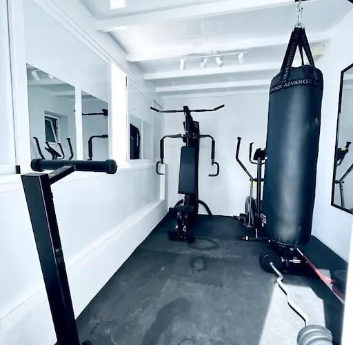 Lovely Sanmar, Heated Pool, Private Gymnasium 别墅 *
