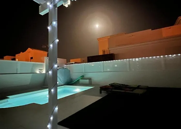 Lovely Sanmar, Heated Pool, Private Gymnasium 普拉亚布兰卡